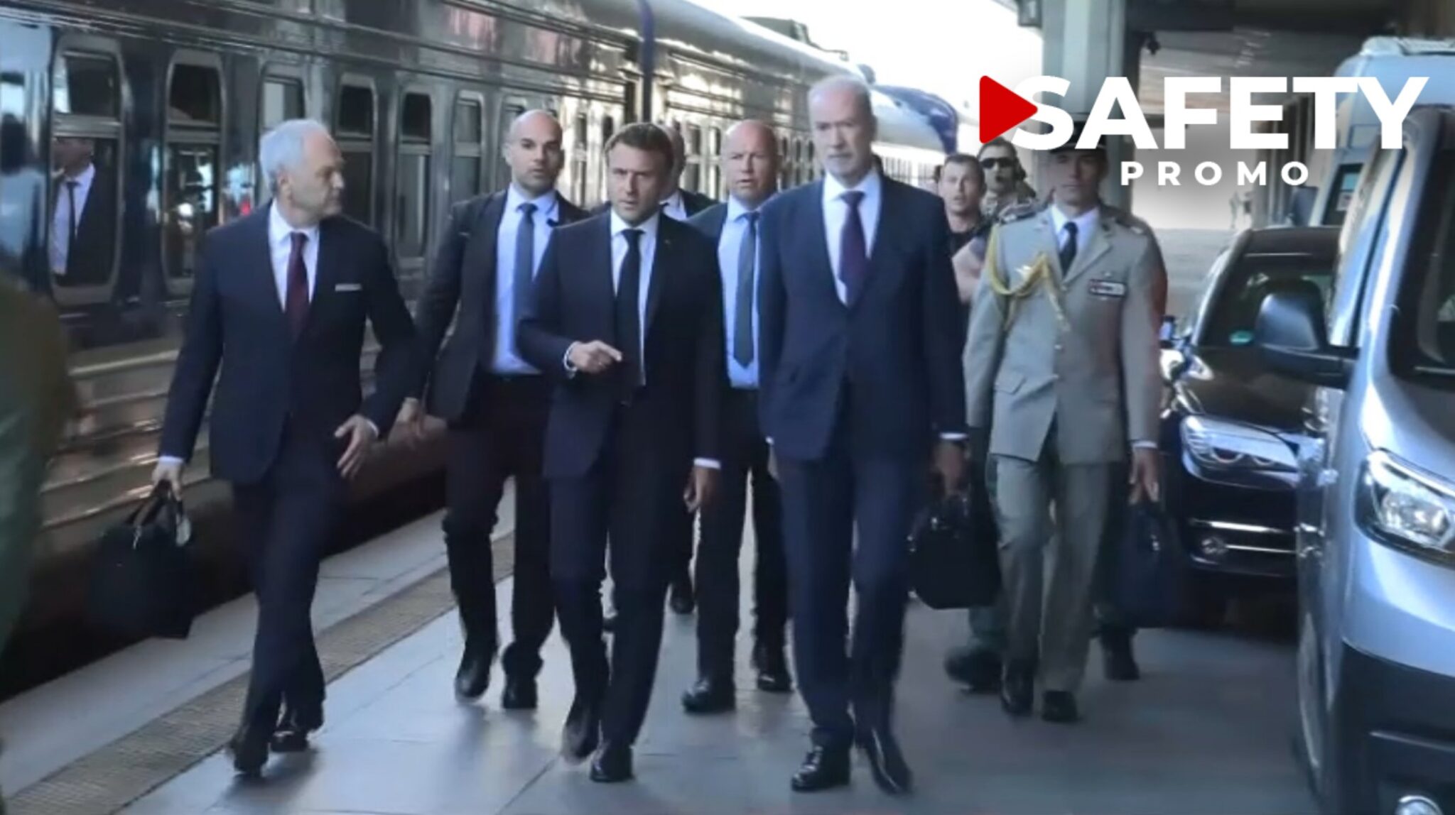 EN DIRECT - Emmanuel Macron est arrivé en gare de Kiev